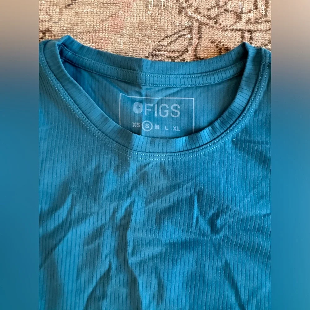 2-pcs! NWT Caribbean Blue XS FIGS Scrub Jumpsuit + long sleeve underscrub - Picture 4 of 10